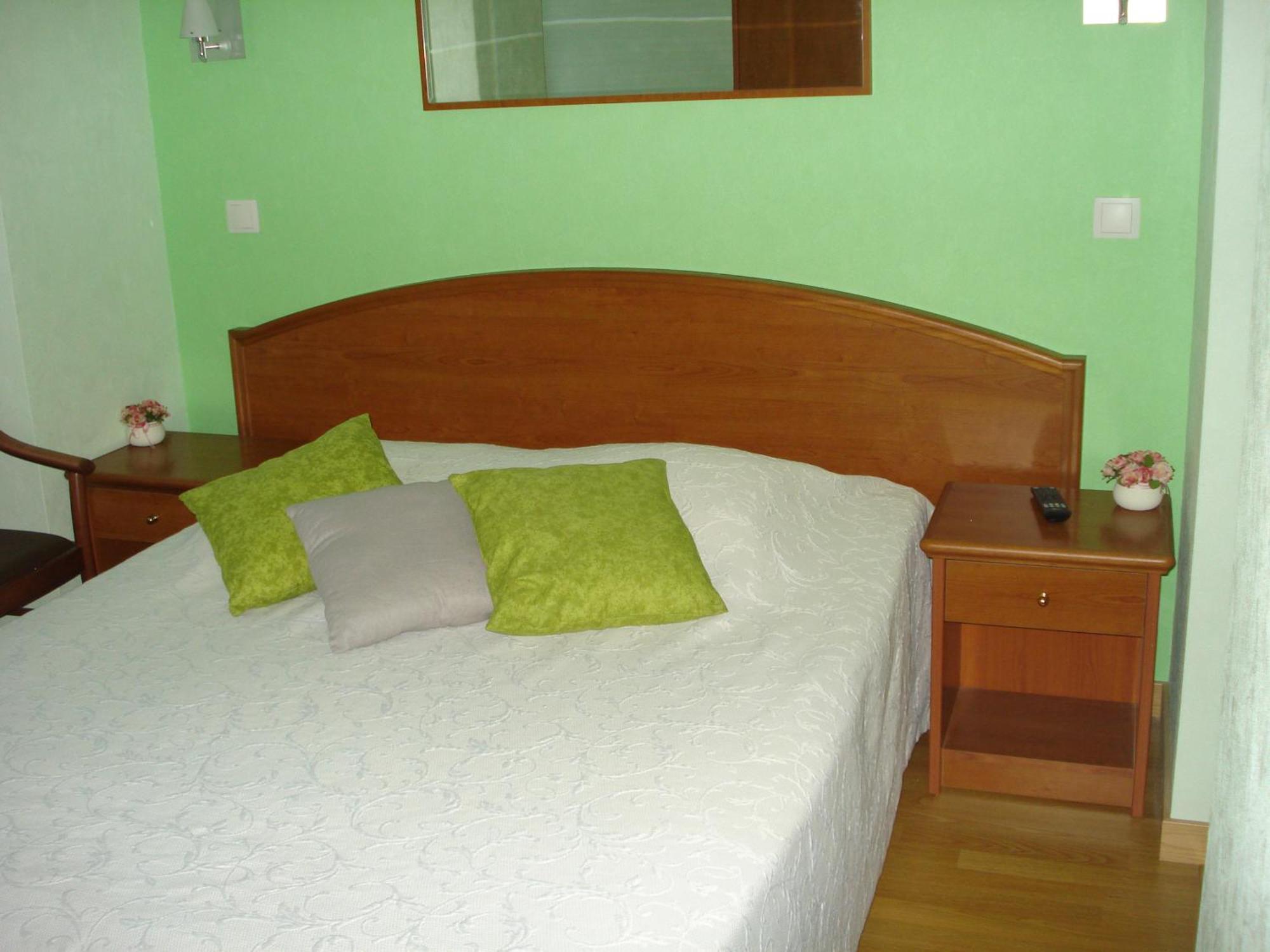 Chambres D'Hotes La Chaumiere Arcy-sur-Cure Exterior photo